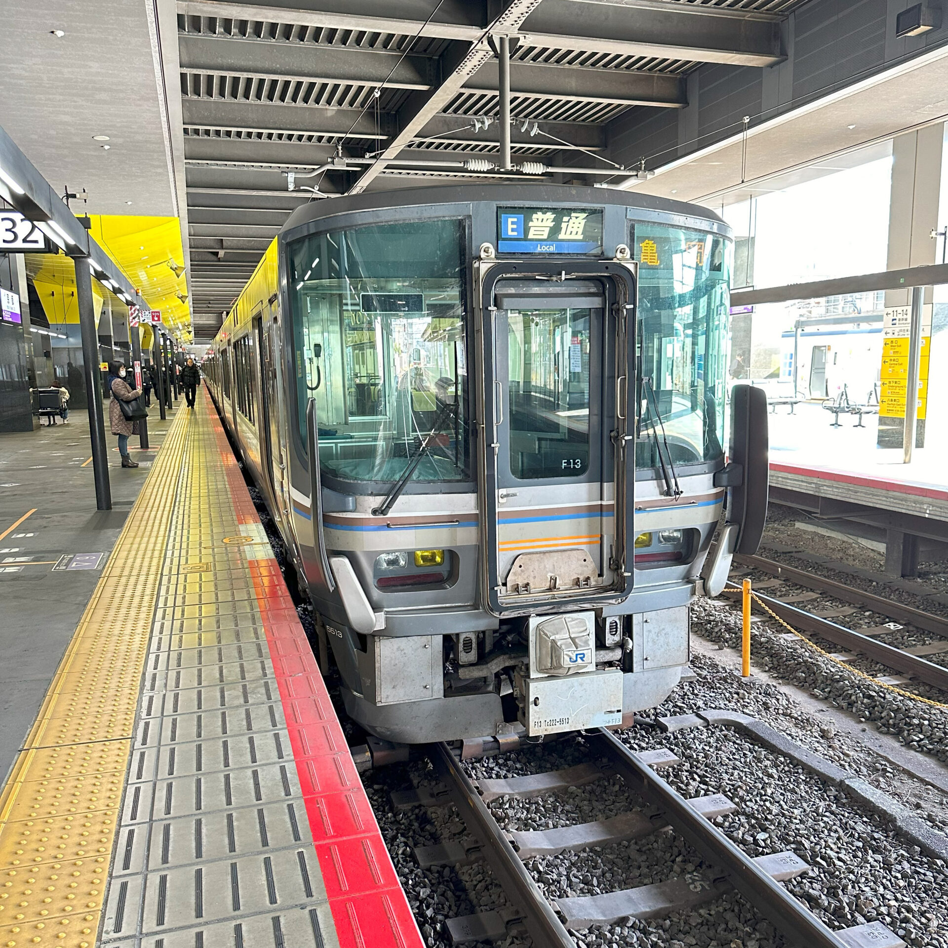 嵯峨野線普通列車京都駅にて