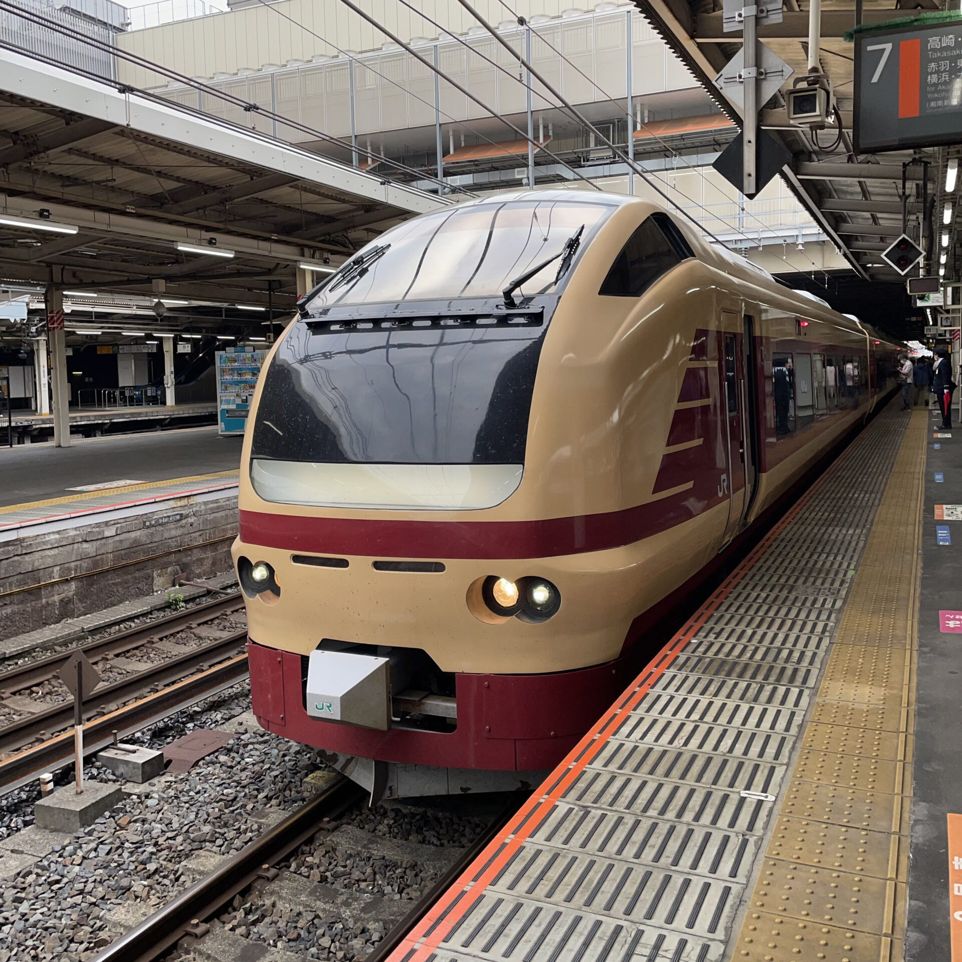 E653系電車大宮駅に入線