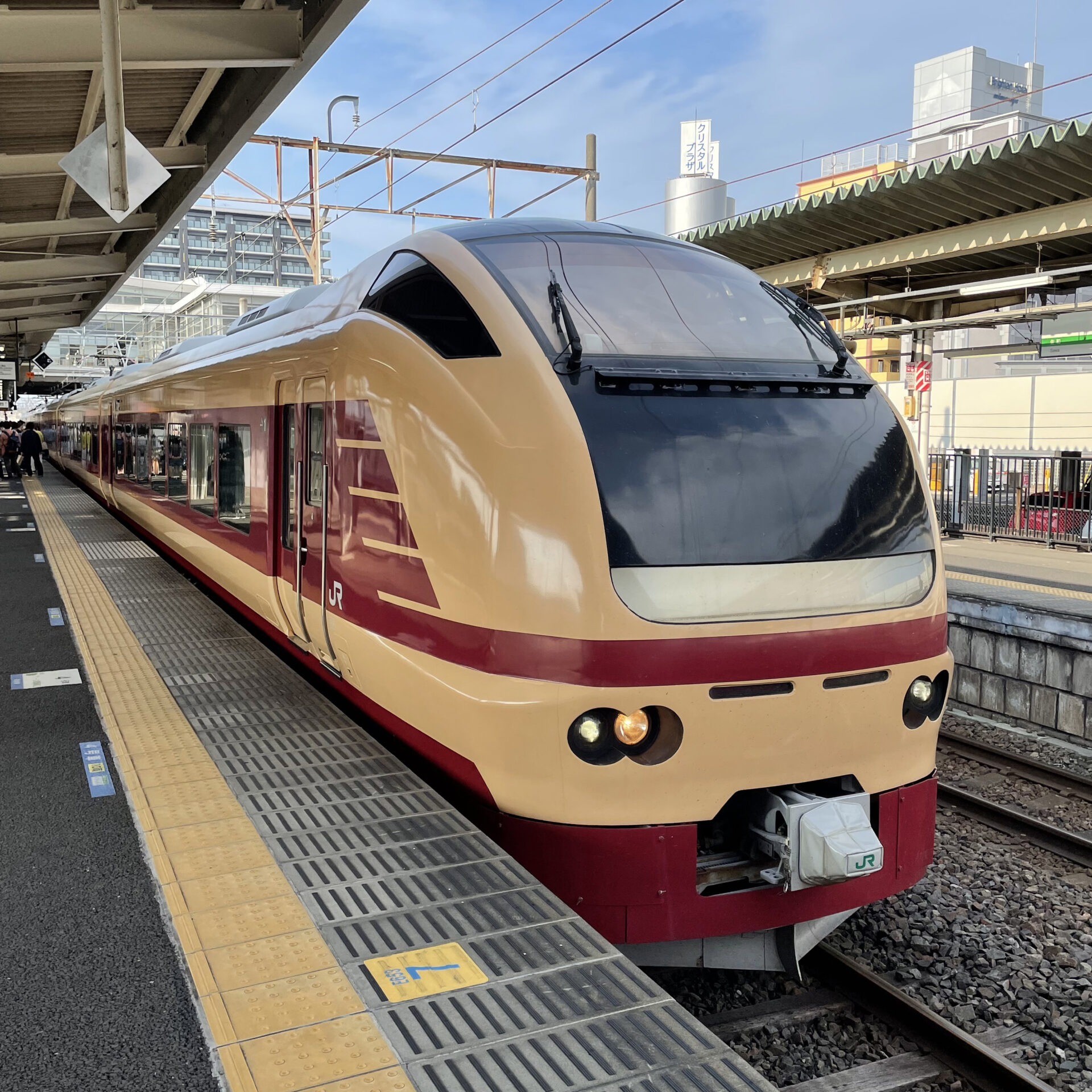 E653系電車勝田駅にて