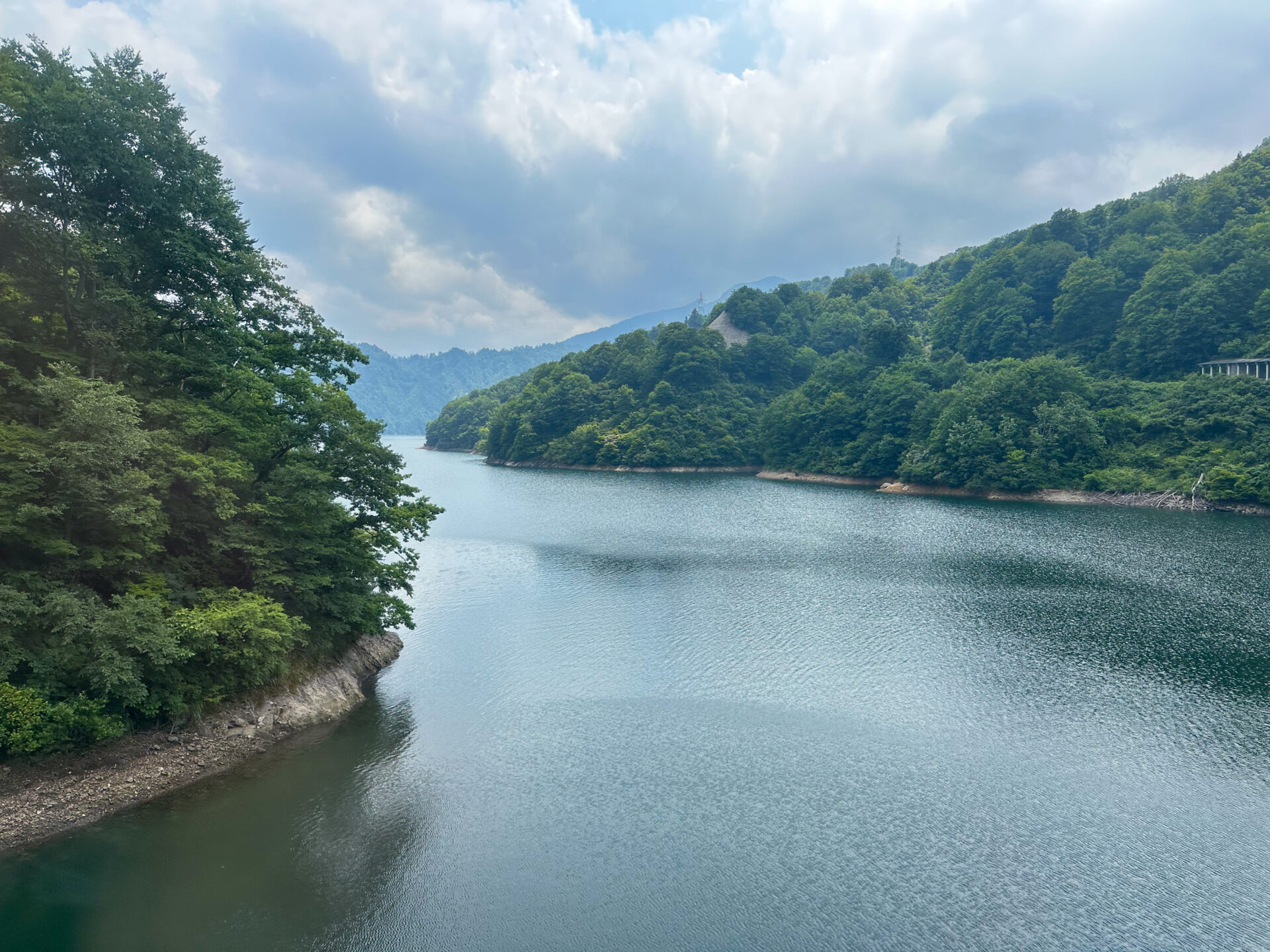 只見線からみる田子倉湖