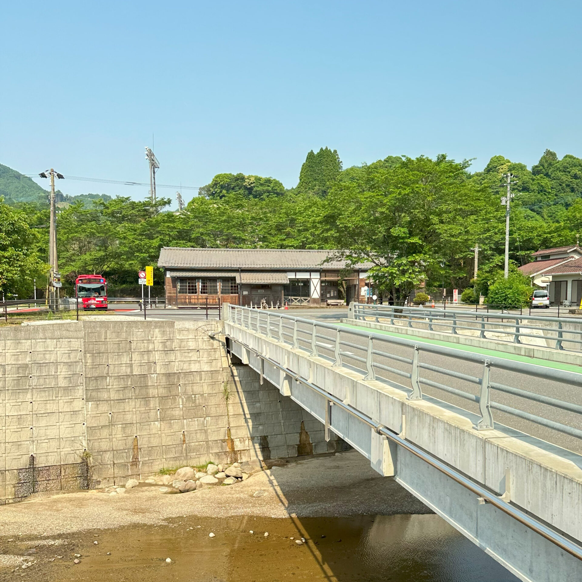 ひこぼしライン宝珠山駅駅舎