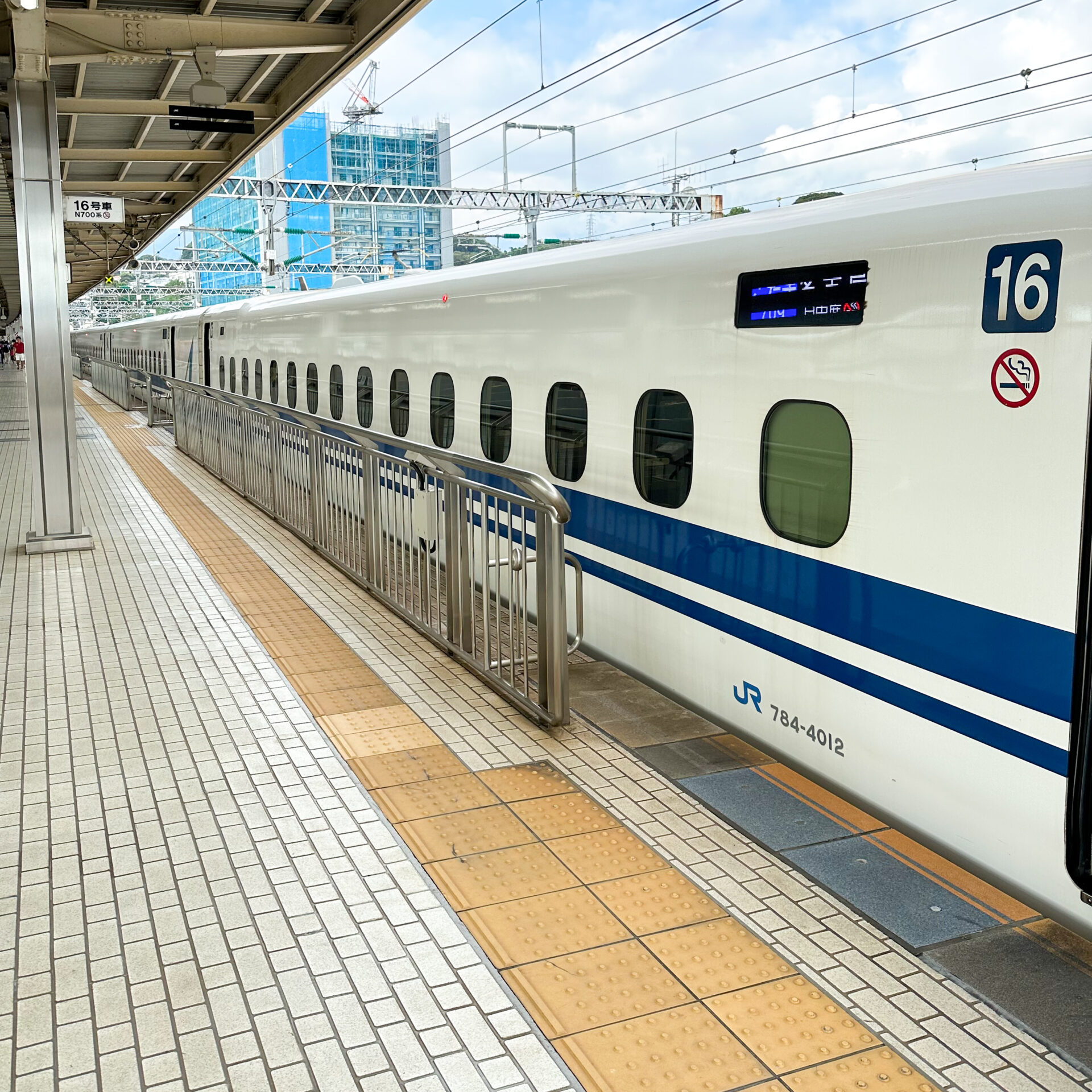 東海道新幹線小田原駅ホーム