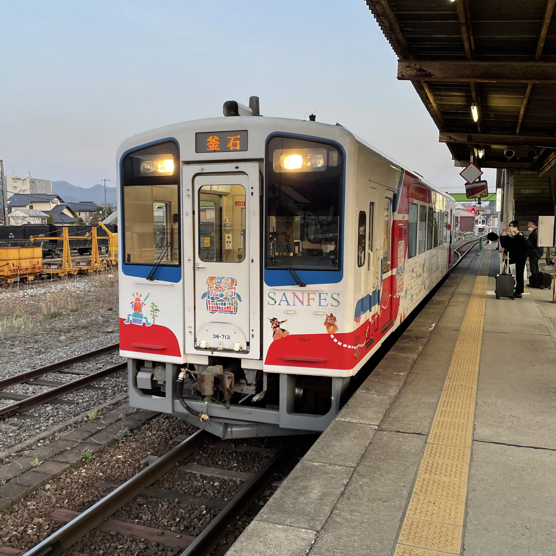 三陸鉄道普通列車盛駅にて