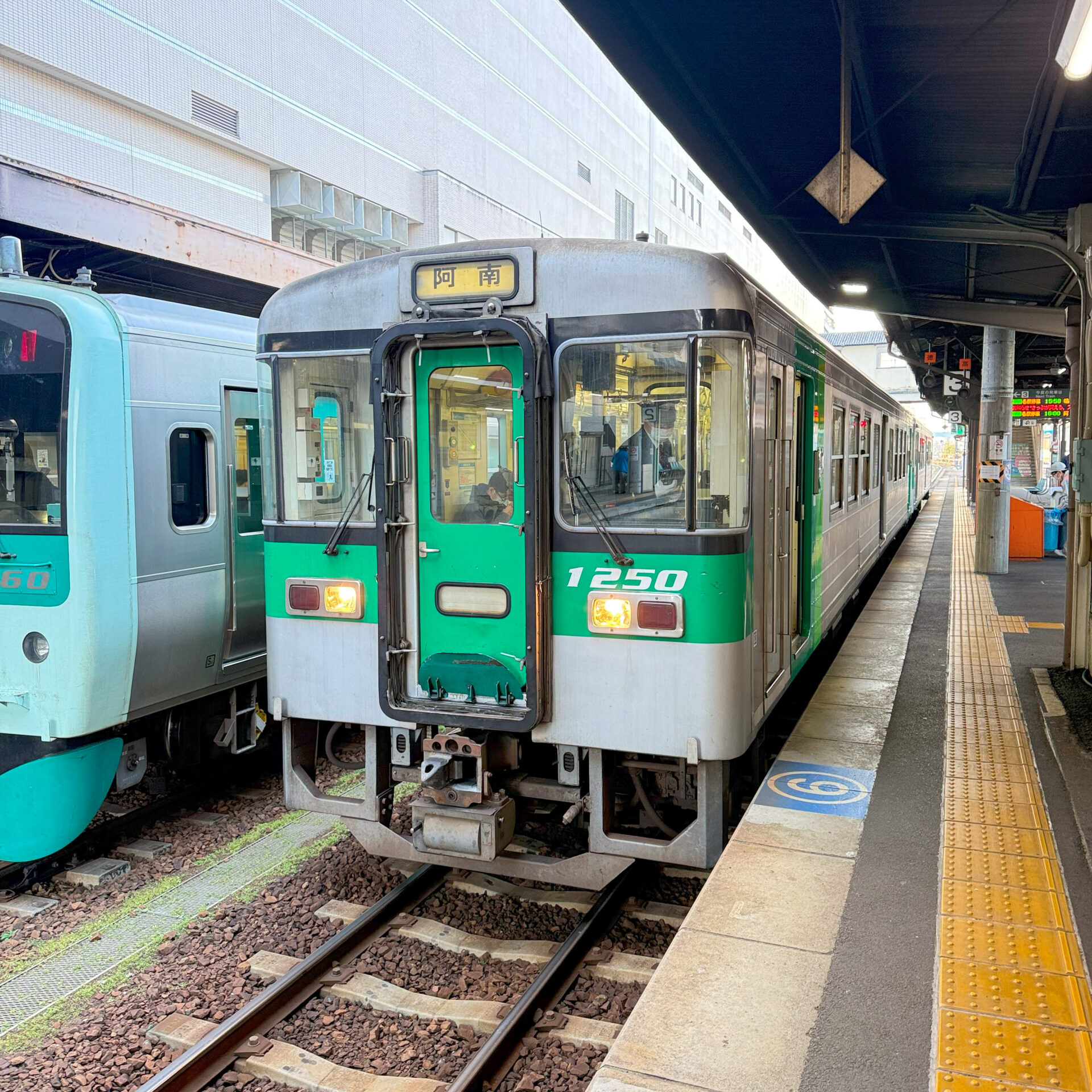 牟岐線普通列車徳島駅にて