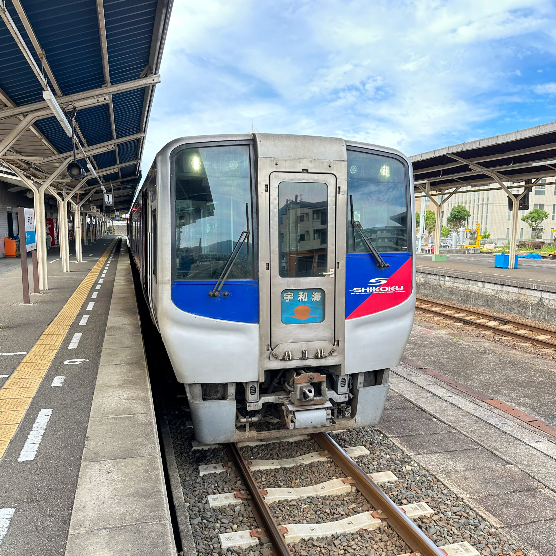 特急宇和海号宇和島駅にて